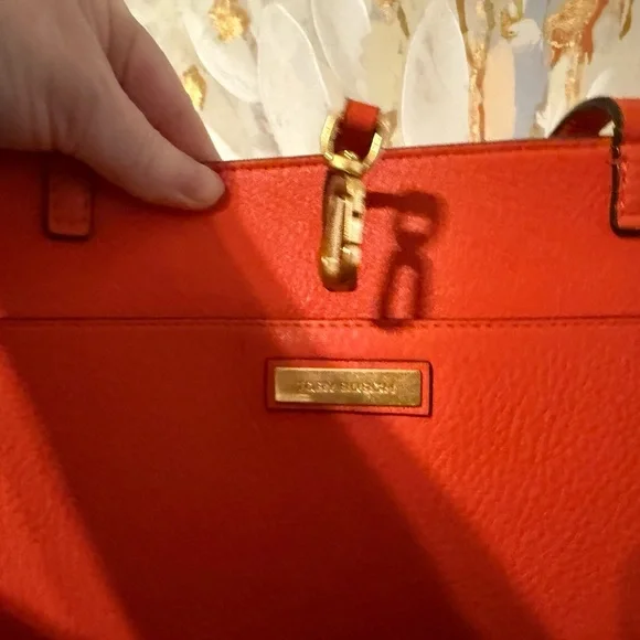 Tory Burch McGraw - Picture 3 of 12